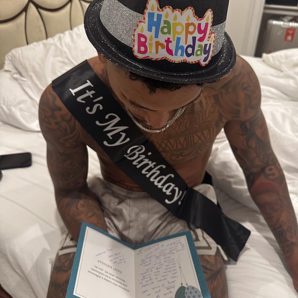 Dynho Alves ganha festa surpresa de aniversário — Foto: Reprodução/Instagram