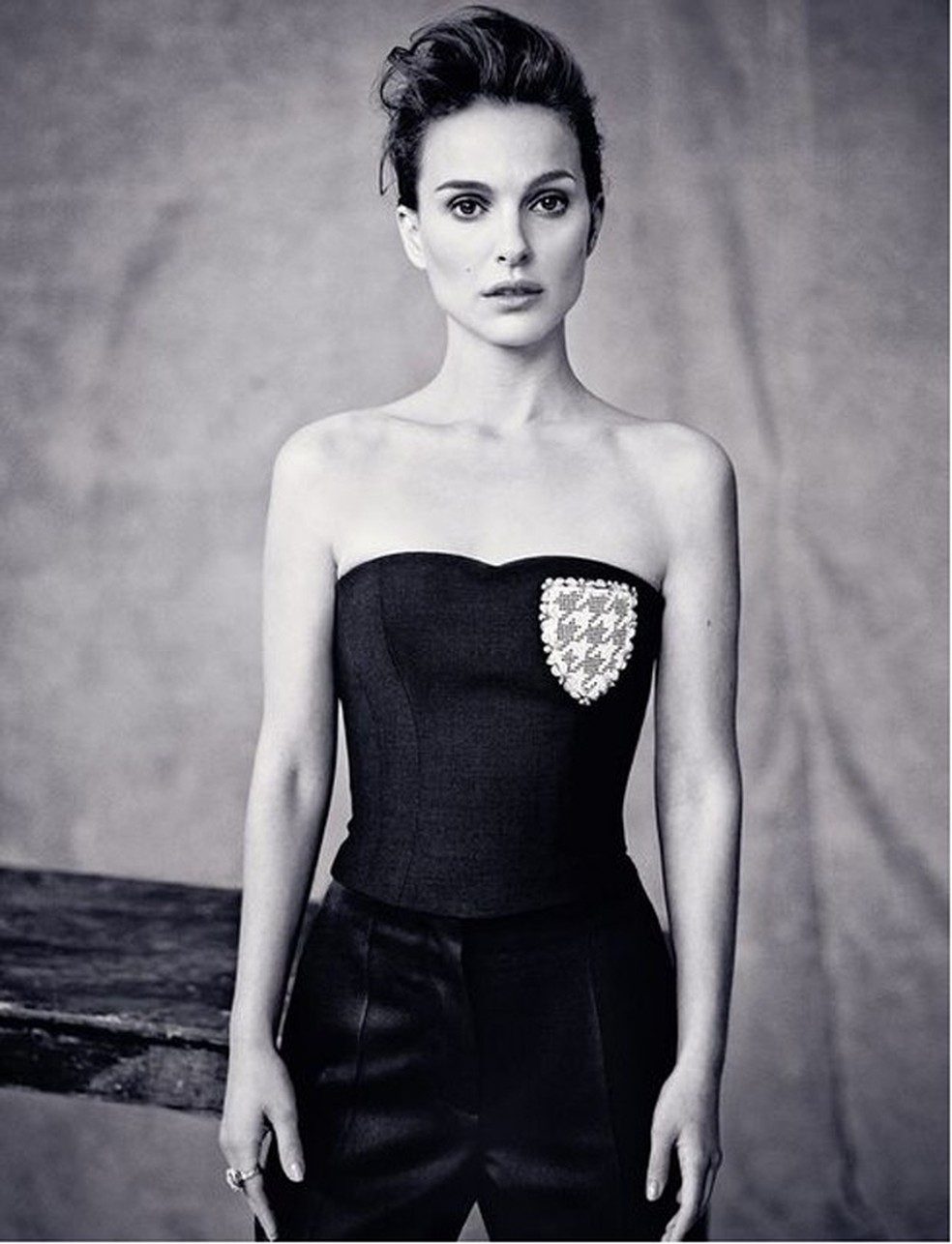 Natalie Portman aparece deslumbrante em nova edi o da Dior