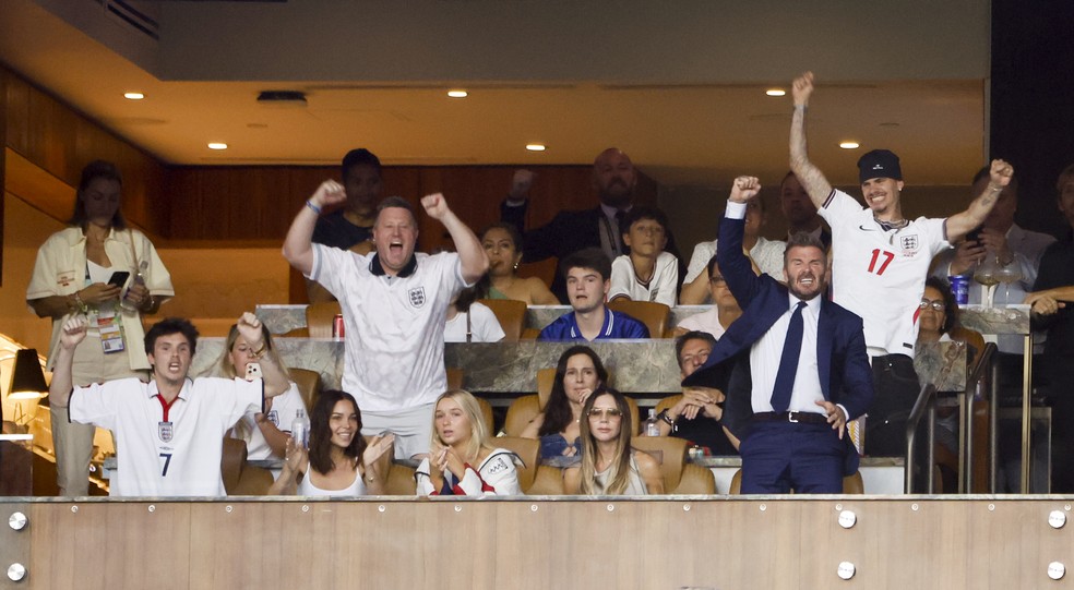 Victoria Beckham viraliza com "reação congelada" em gol da Inglaterra — Foto: Getty Images