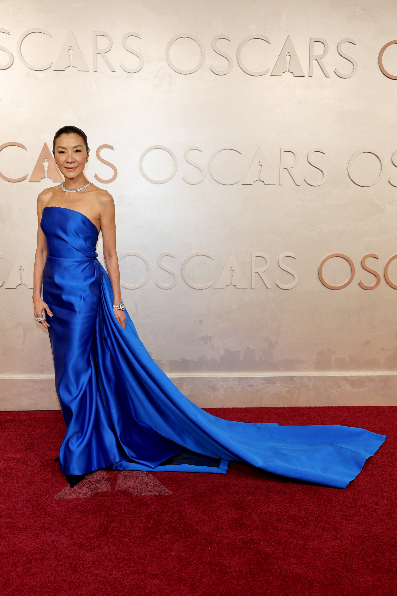 Michelle Yeoh, de Balenciaga — Foto: Getty Images